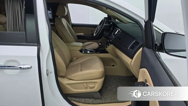 Kia The New Carnival 2019 Белый из Кореи, фото 2
