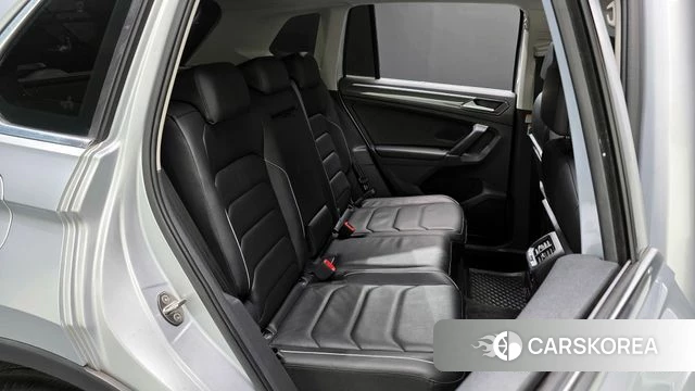Volkswagen Tiguan second Generation 2018 Серебристо-серый из Кореи, фото 2