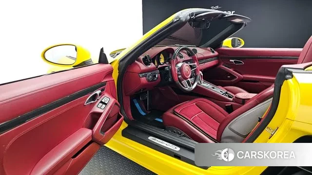 Porsche 718 Boxster 2022 Желтый из Кореи, фото 2