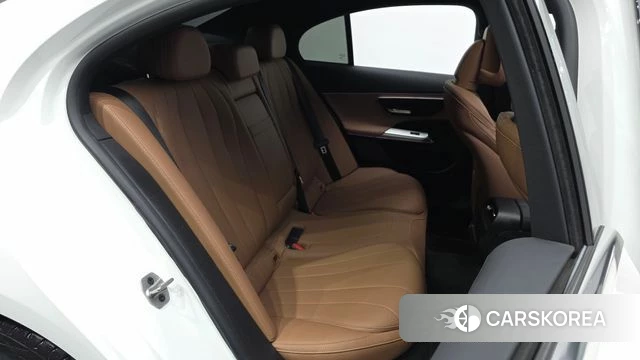 Mercedes-Benz E-Class W214 2024 Белый из Кореи, фото 2