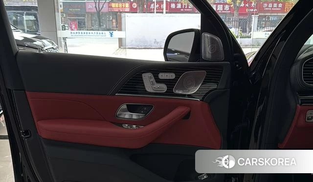 Mercedes-Benz GLS 2025 Черный из Китая, фото 2