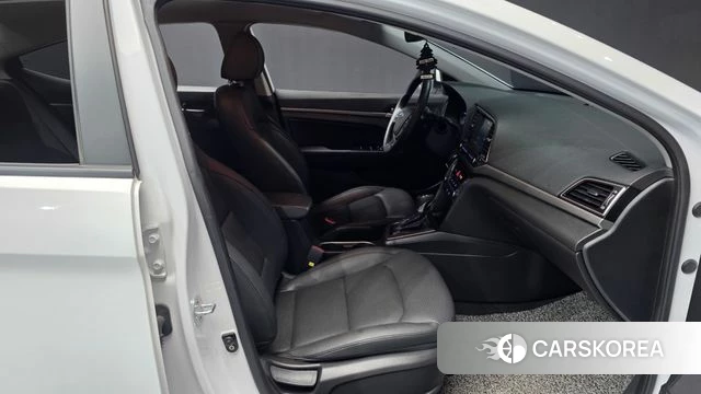 Hyundai Avante AD 2018 Белый из Кореи, фото 2