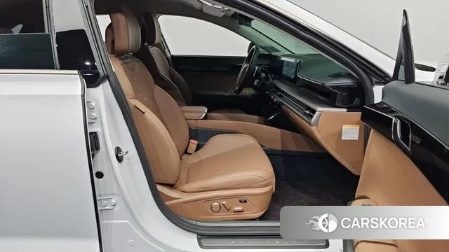 Hyundai Grandeur Hybrid (GN7) 2023 Белый из Кореи, фото 2