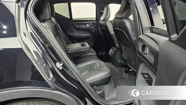Volvo XC40 Richards 2022 Черный из Кореи, фото 2