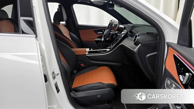 Mercedes-Benz GLC-Class X254 2024 Белый из Кореи, фото 2