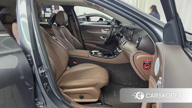 Mercedes-Benz E-Class W213 2019 Серый из Кореи, фото 2