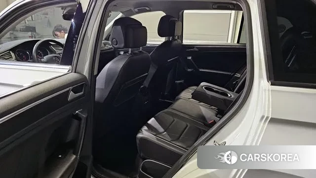 Volkswagen Tiguan second Generation 2020 Белый из Кореи, фото 2