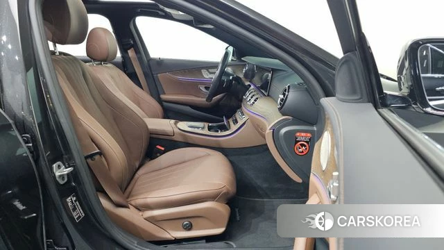 Mercedes-Benz E-Class W213 2023 Серый из Кореи, фото 2