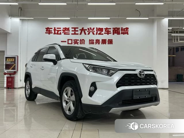 Toyota RAV4 Rongfang 2021 Белый из Китая, фото 2