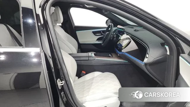 Mercedes-Benz E-Class W214 2024 Черный из Кореи, фото 2