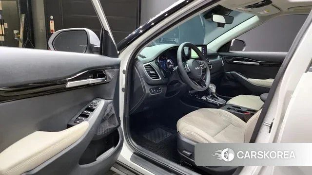 Kia Seltos 2022 Белый из Кореи, фото 2