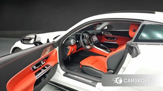 Mercedes-Benz AMG GT C192 2025 Белый из Кореи, фото 2