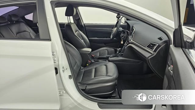 Hyundai Avante AD 2018 Белый из Кореи, фото 2