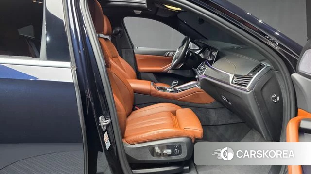 BMW X6 (G06) 2022 Черный из Кореи, фото 2