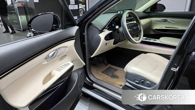 Genesis GV70 2023 Черный из Кореи, фото 2