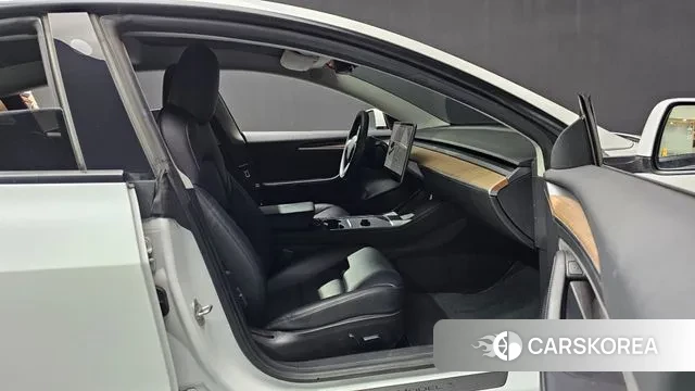 Tesla Model 3 2021 Белый из Кореи, фото 2