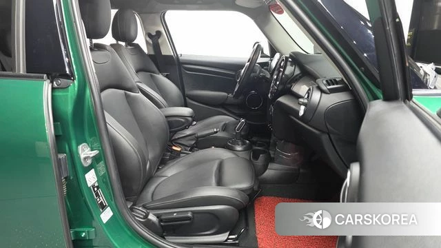 Mini Cooper 2021 Зеленый из Кореи, фото 2