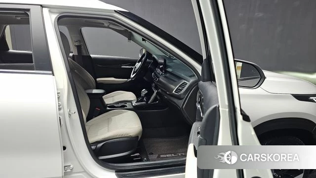 Kia Seltos 2021 Белый из Кореи, фото 2