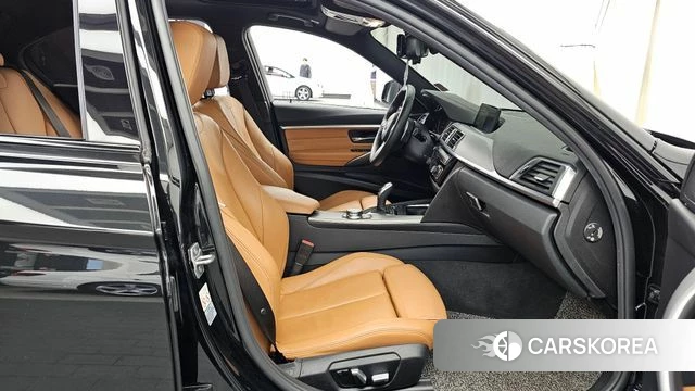 BMW 3 Series (F30) 2018 Черный из Кореи, фото 2