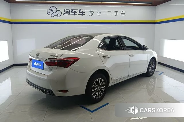 Toyota Corolla 2018 Белый из Китая, фото 2
