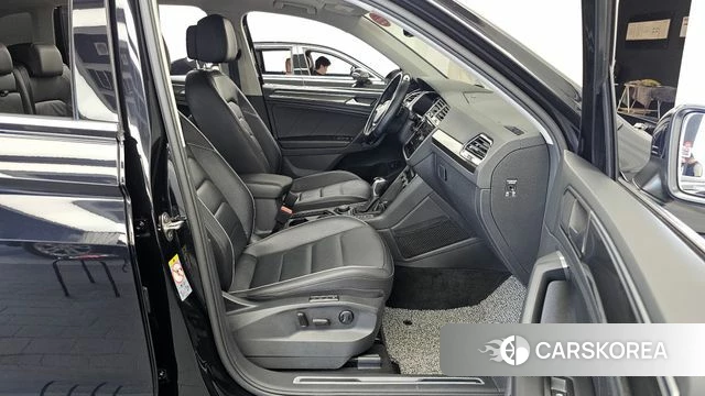 Volkswagen Tiguan second Generation 2020 Черный из Кореи, фото 2