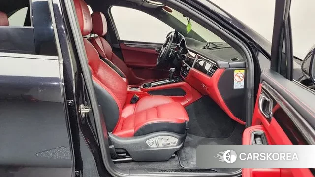 Porsche Macan 2023 Черный из Кореи, фото 2