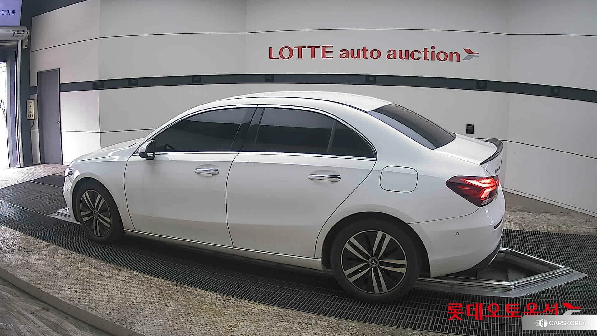 Mercedes-Benz Mercedes-Benz A220 Sedan 2021 Белый из Кореи, фото 2