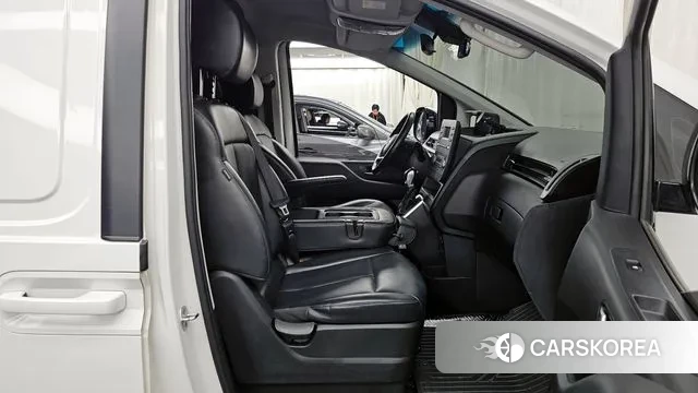 Hyundai Staria 2021 Белый из Кореи, фото 2