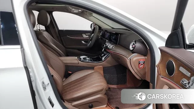 Mercedes-Benz E-Class W213 2019 Белый из Кореи, фото 2