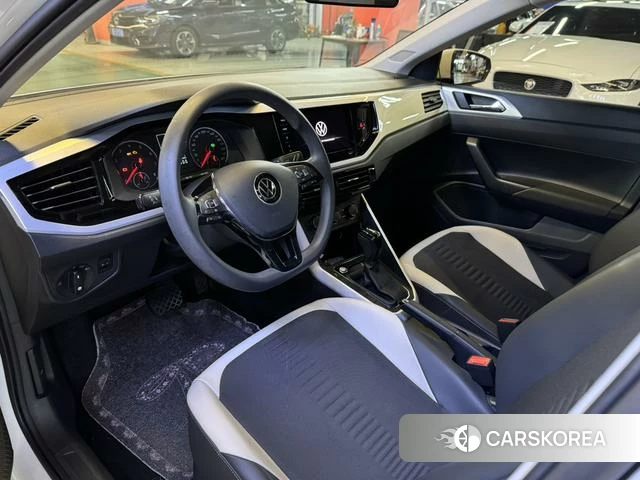 Volkswagen Polo 2022 Белый из Китая, фото 2