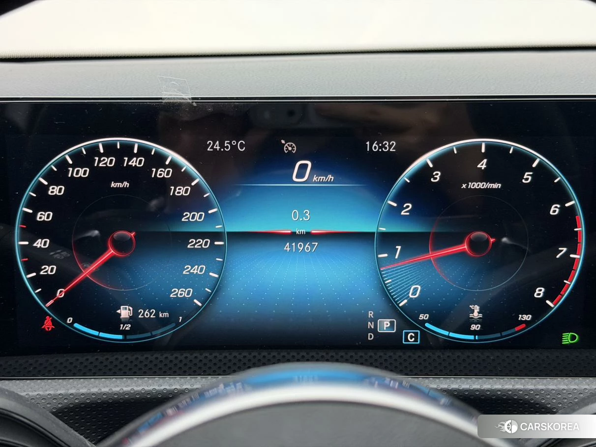 Mercedes-Benz Class A 2021 Белый из Китая, фото 2