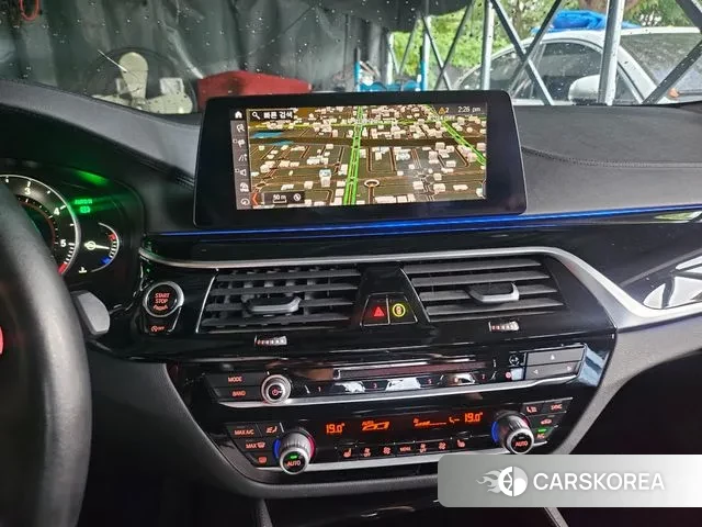 BMW 5 Series (G30) 2019 Черный из Кореи, фото 2