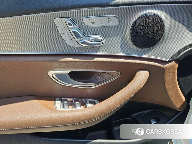 Mercedes-Benz E-Class W213 2018 Белый из Кореи, фото 2