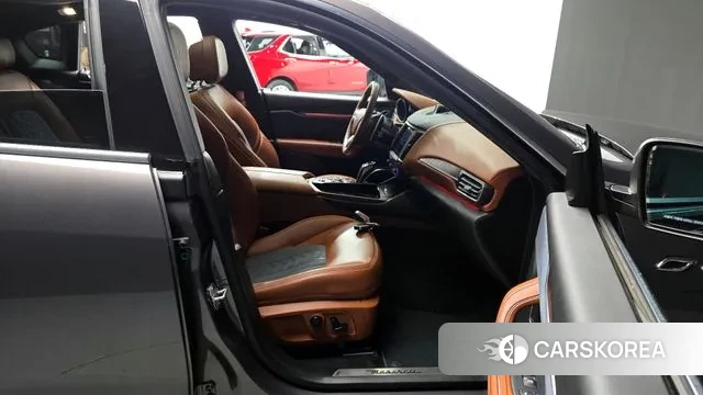 Maserati Levante 2020 Серый из Кореи, фото 2