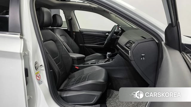Volkswagen 7th Generation of Jetta 2022 Белый из Кореи, фото 2
