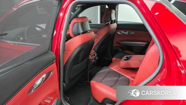 Genesis GV70 2021 Красный из Кореи, фото 2