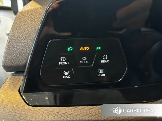Volkswagen Golf 8th Generation 2024 Белый из Кореи, фото 2