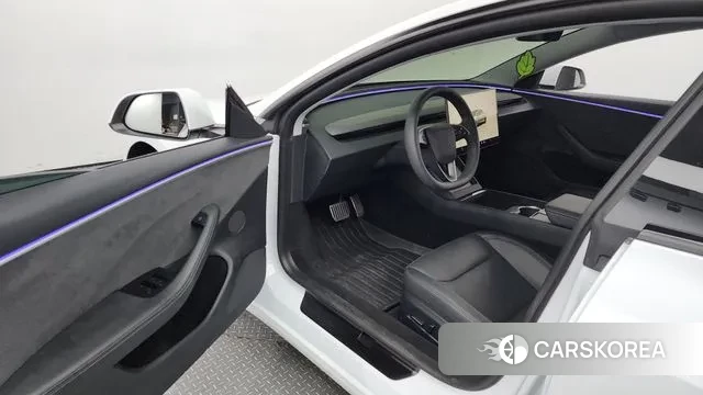 Tesla Model 3 2024 Белый из Кореи, фото 2