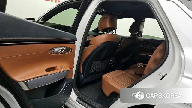 Genesis GV70 2023 Белый из Кореи, фото 2