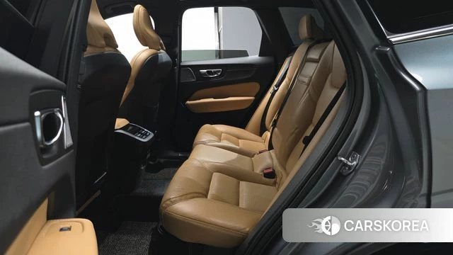 Volvo XC60 second Generation 2020 Серый из Кореи, фото 2