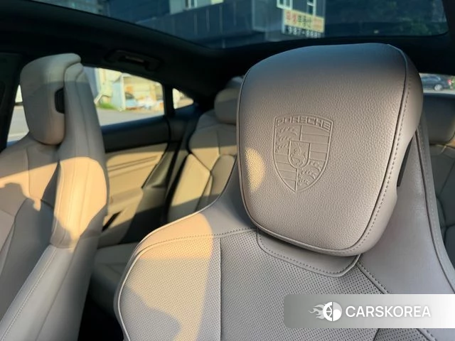 Porsche Taycan 2023 Белый из Кореи, фото 2