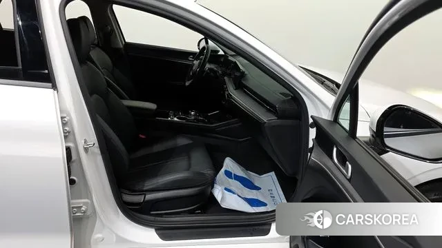 Kia The New K5 3rd generation 2024 Белый из Кореи, фото 2