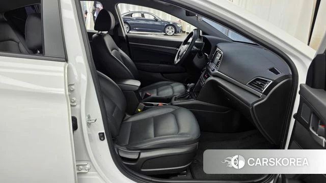Hyundai Avante AD 2018 Белый из Кореи, фото 2