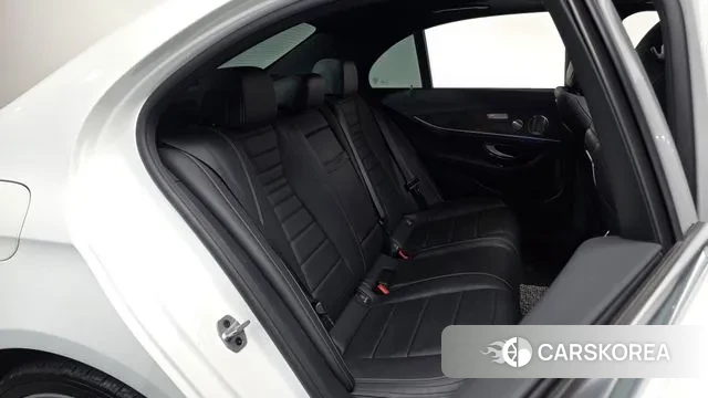 Mercedes-Benz E-Class W213 2019 Белый из Кореи, фото 2