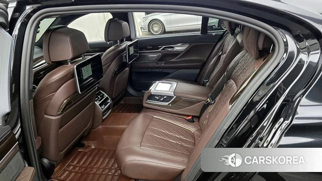 BMW 7 Series (G11) 2020 Черный из Кореи, фото 2
