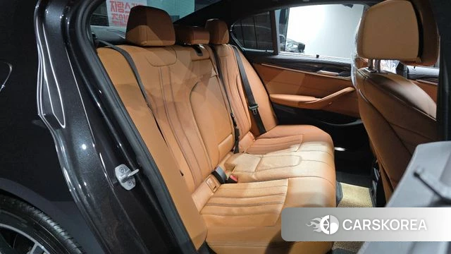 BMW 5 Series (G30) 2022 Серый из Кореи, фото 2