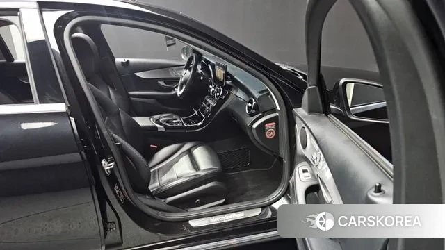 Mercedes-Benz C-Class W205 2018 Черный из Кореи, фото 2