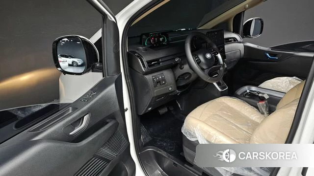 Hyundai Staria 2025 Белый из Кореи, фото 2