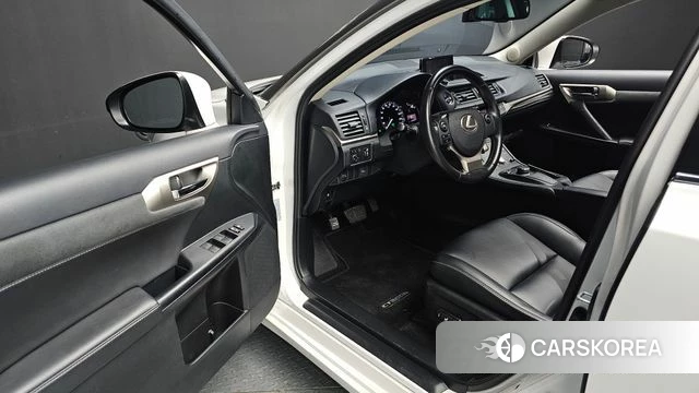 Lexus CT200h 2018 Белый из Кореи, фото 2