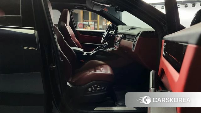 Porsche Cayenne (PO536) 2021 Черный из Кореи, фото 2